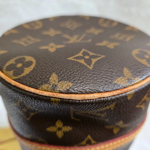 Louis Vuitton Monogram Papillon 26 - Picture 7 of 13